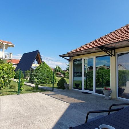Cozzy Apartment Near The Aiport Podgorica 미트로비처 외부 사진