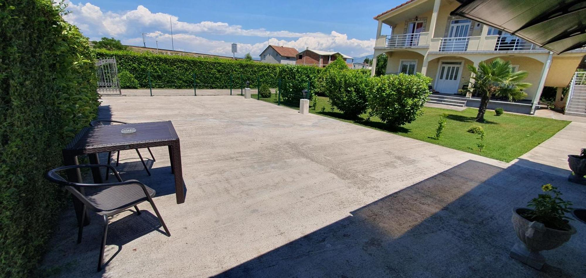 Cozzy Apartment Near The Aiport Podgorica 미트로비처 외부 사진