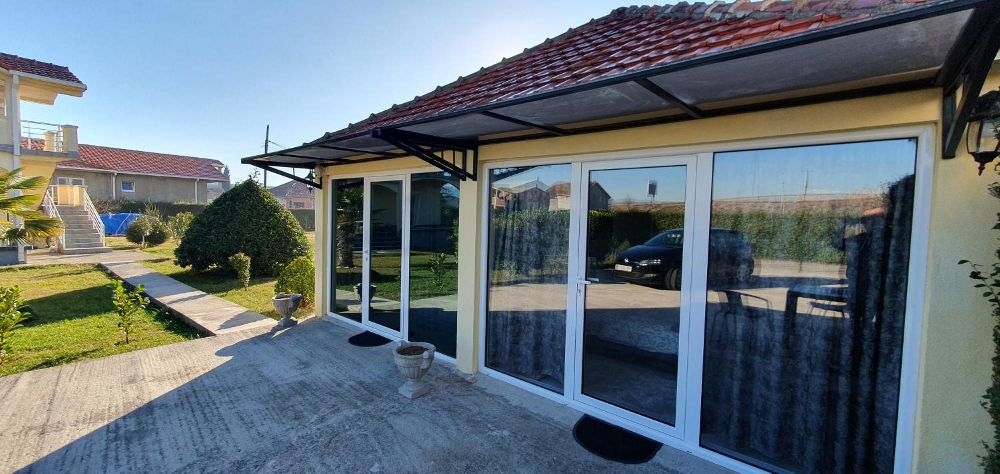 Cozzy Apartment Near The Aiport Podgorica 미트로비처 외부 사진